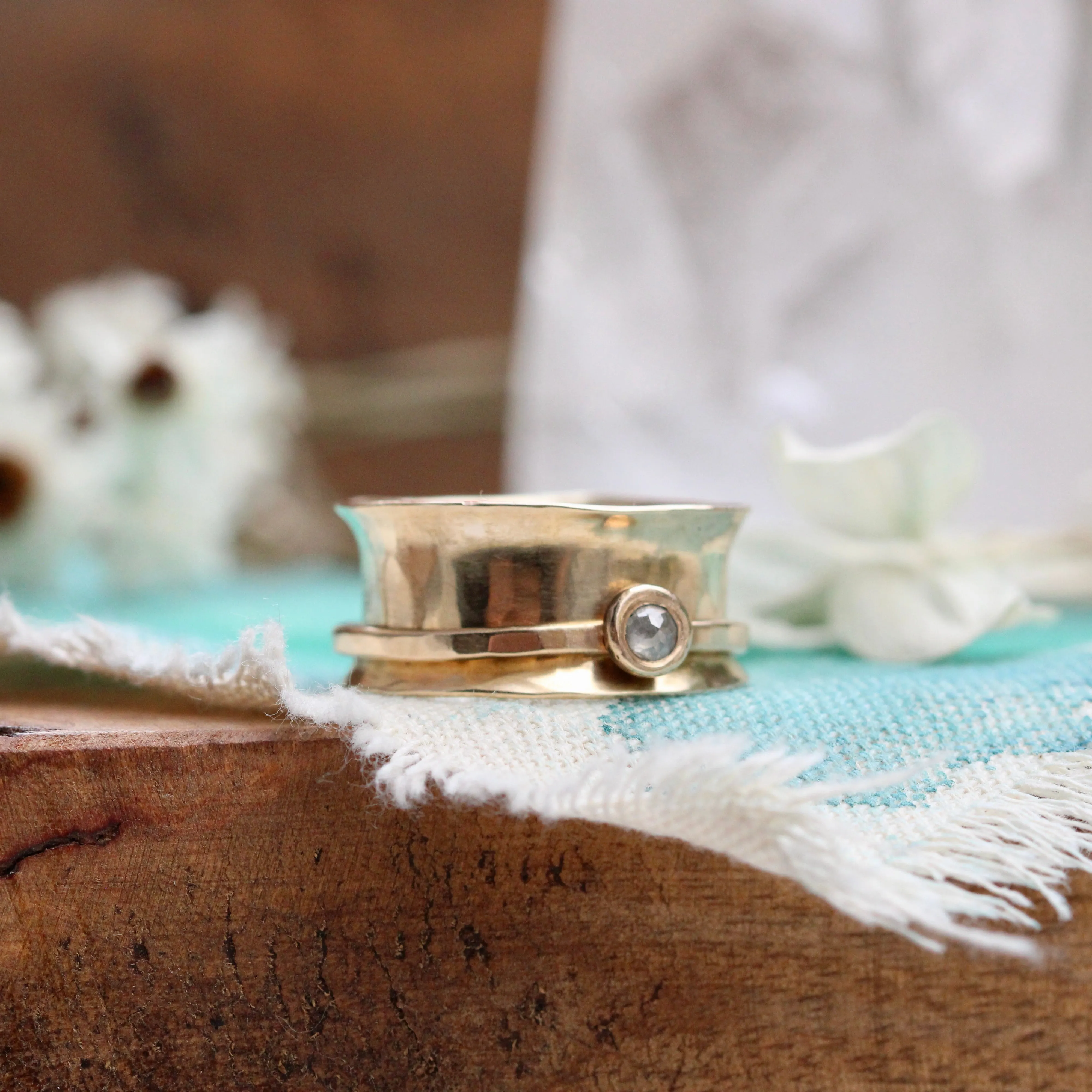 10k gold and salt and pepper spinner ring