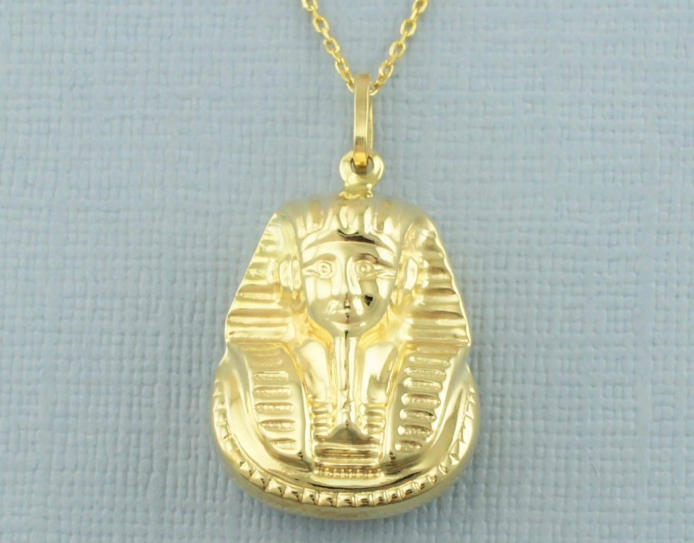 9ct Yellow Gold Egyptian Tutankhamun Pendant Necklace