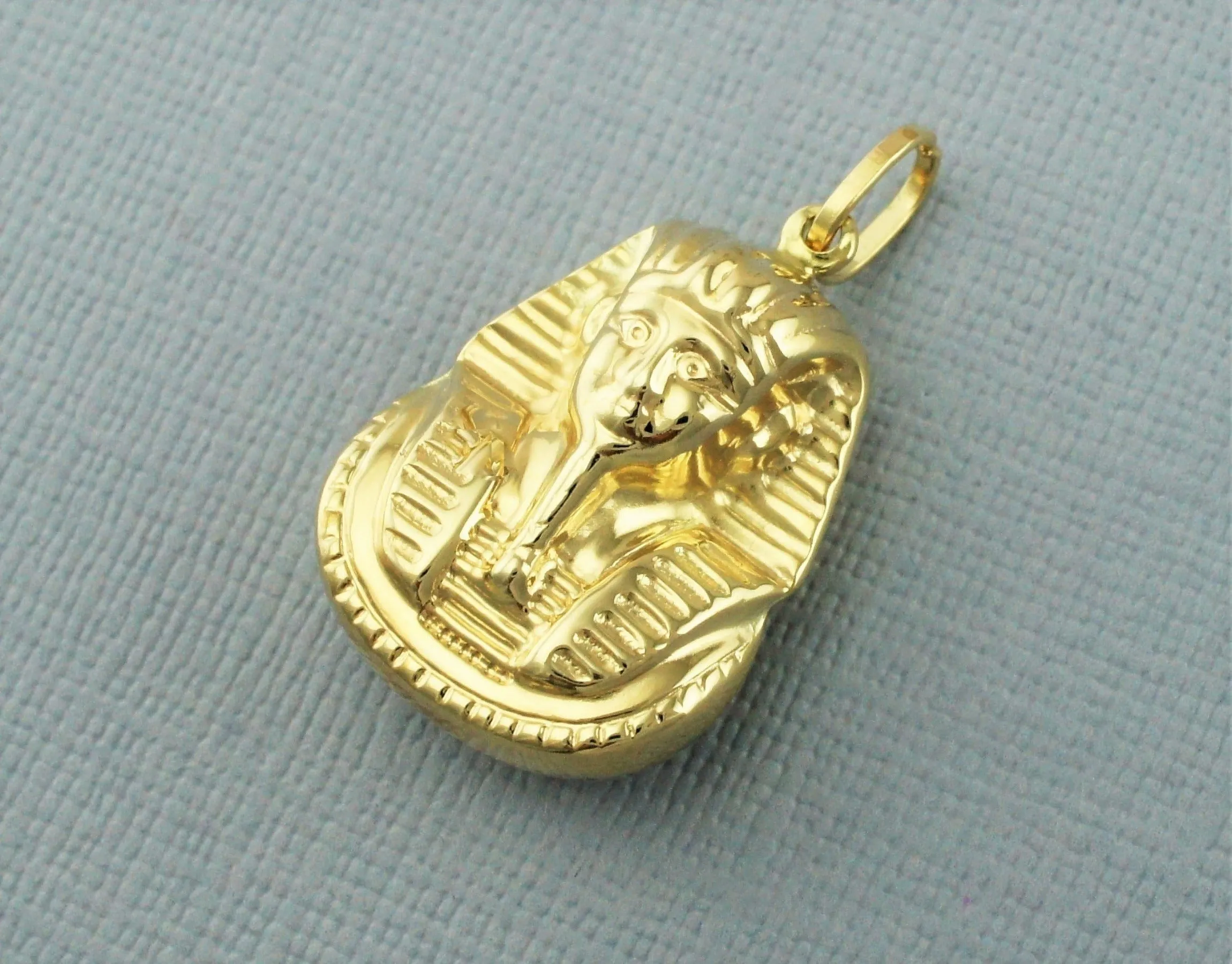 9ct Yellow Gold Egyptian Tutankhamun Pendant Necklace