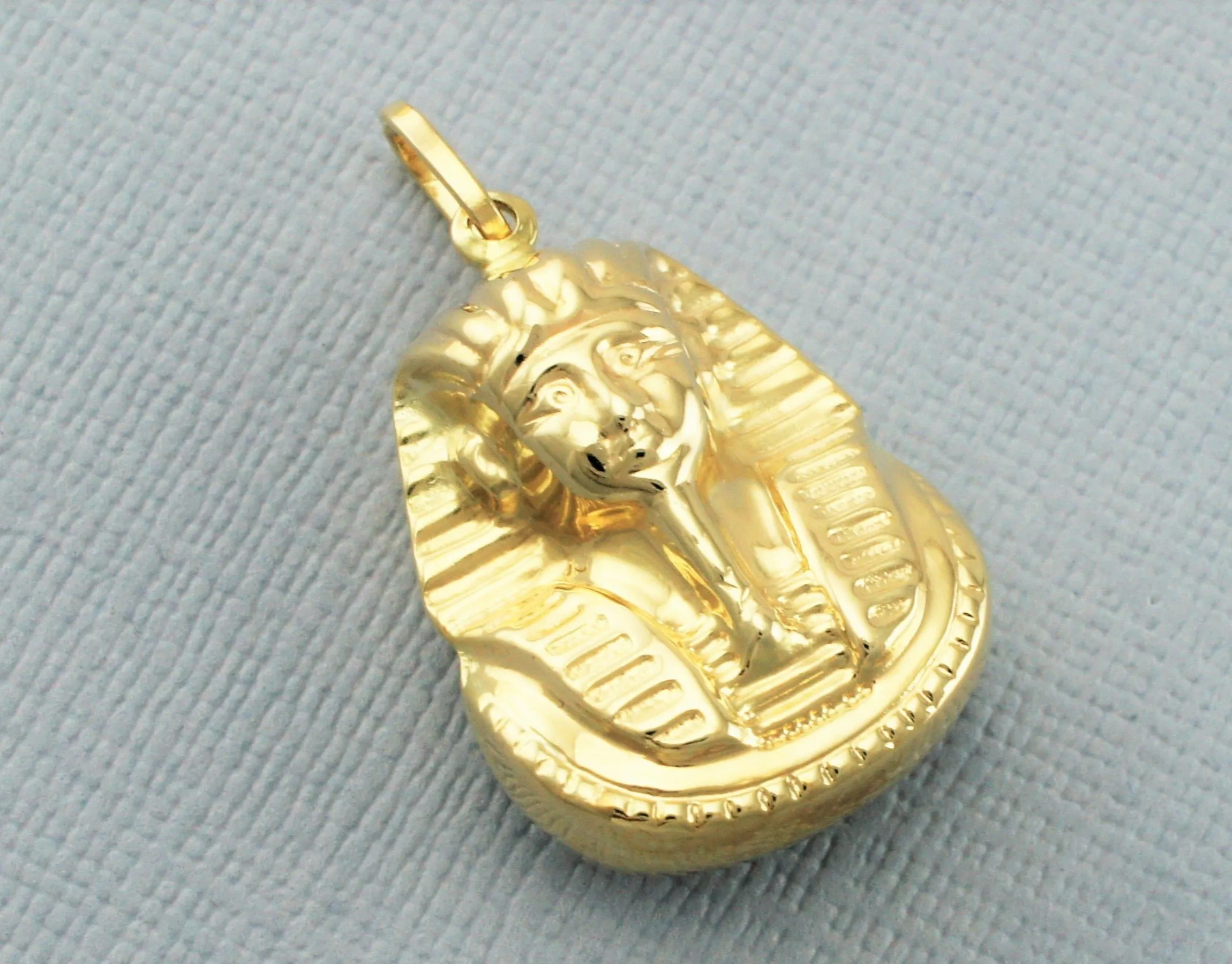 9ct Yellow Gold Egyptian Tutankhamun Pendant Necklace