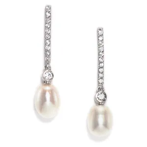 Aubrie Elegant Freshwater Pearl and Crystal Drop Earring