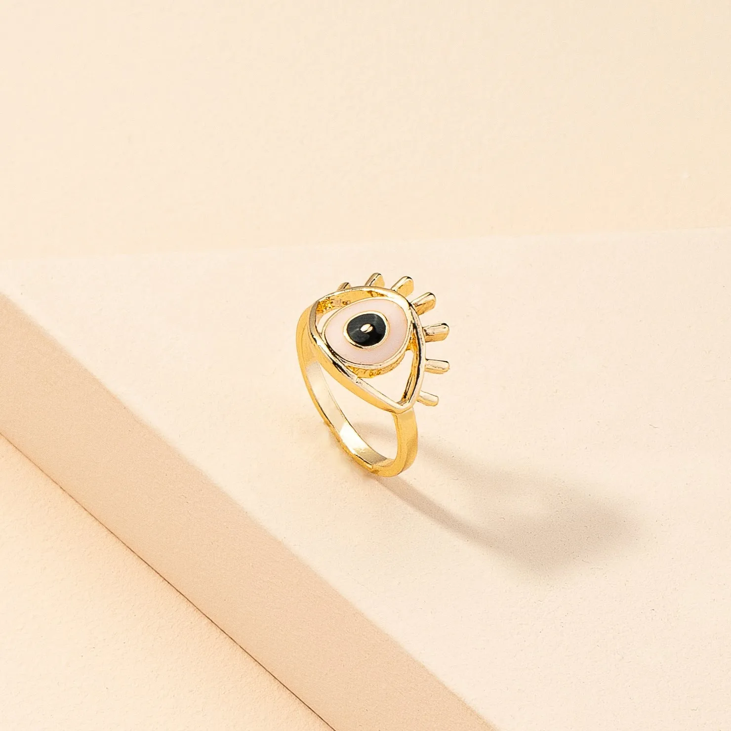 Captivating Devil's Eye Rings: Trendy European & American Jewelry