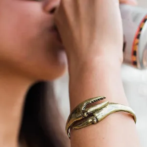 Crab Claw (Matted Gold) / Bangle Bracelet