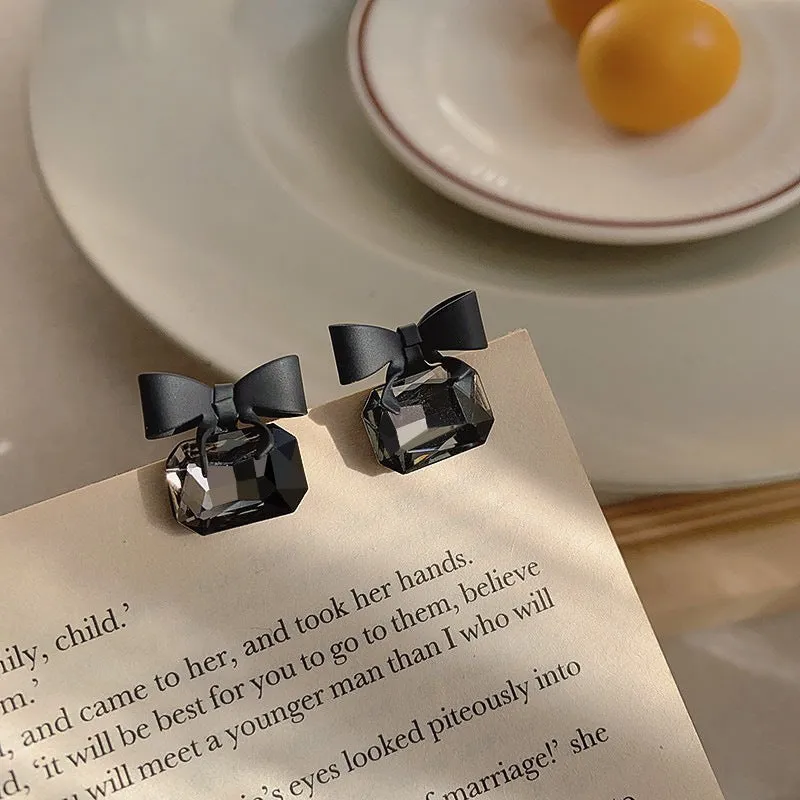 Elegant Black Bow Earrings-jlt11868