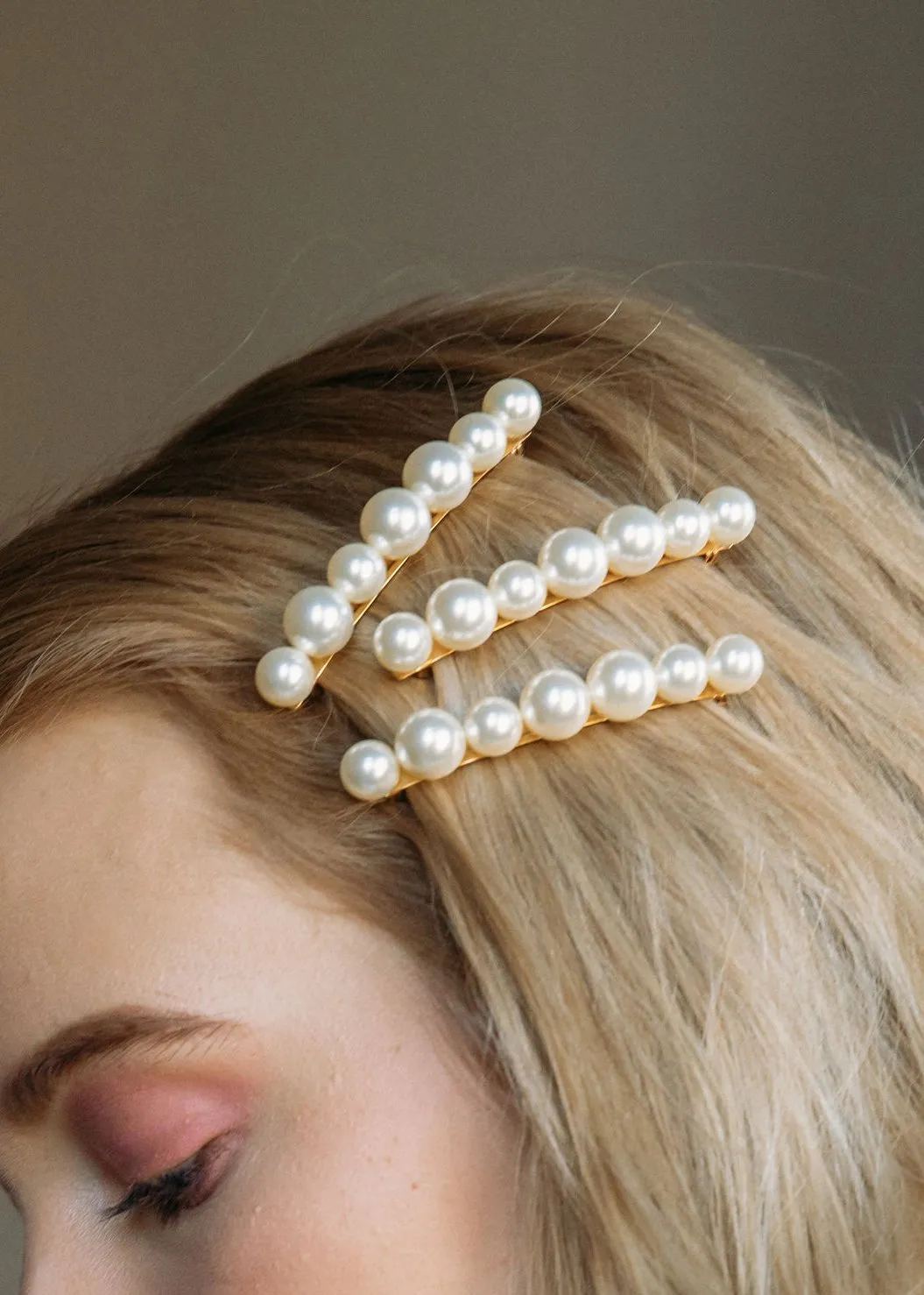 Gretel Pearl Barrette -- Gold