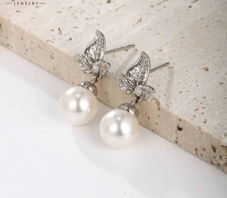 Jewelry simple and fashionable gold leaf imitation pearl earrings niche design high-end retro earrings