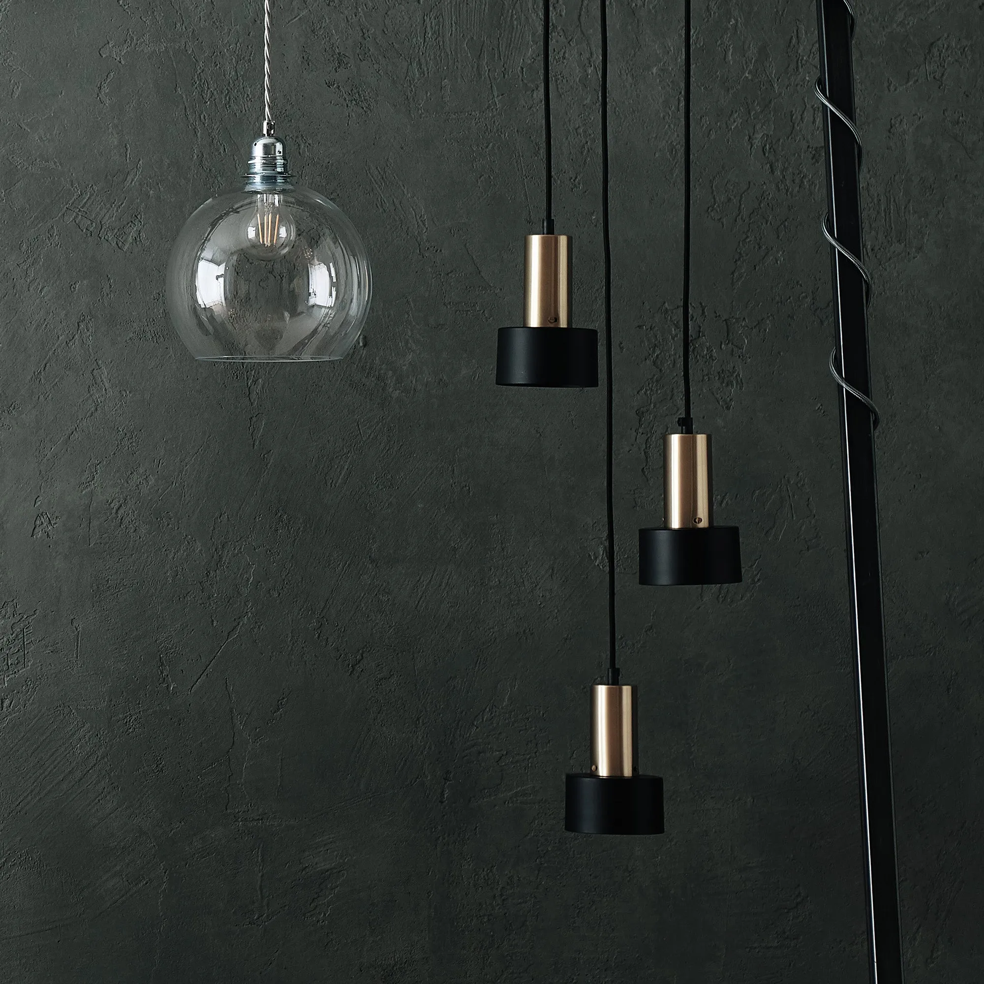 Kurchi Pendant Light [Black/Brass]