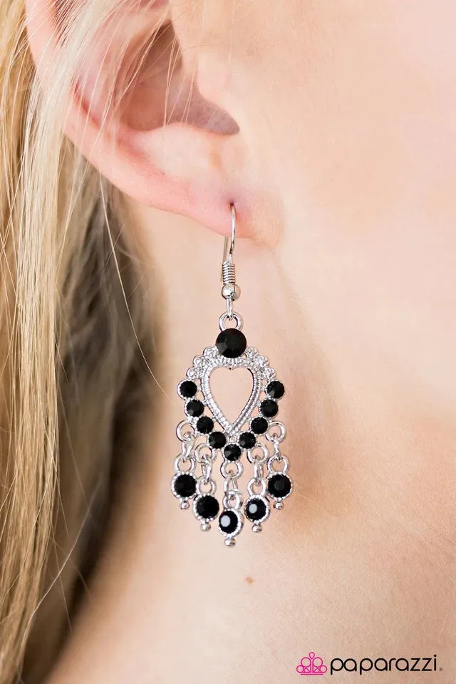 Paparazzi Earring ~ Ruler Of My Heart - Black