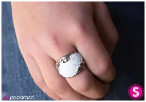 Paparazzi Ring ~ Good Vibrations - White