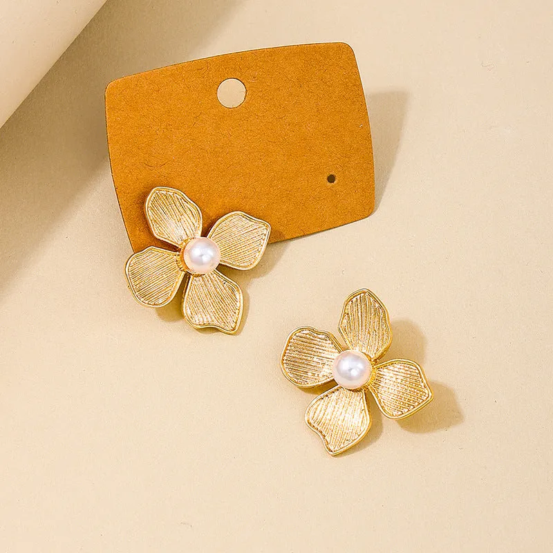 Sweet French Retro Flower Earrings for Stylish Women