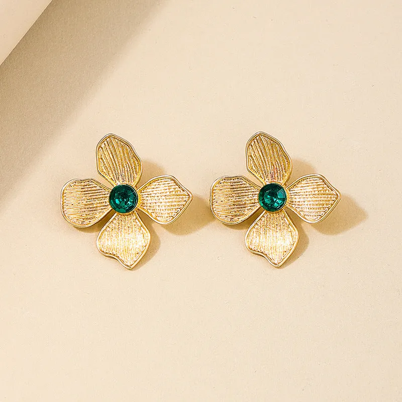 Sweet French Retro Flower Earrings for Stylish Women