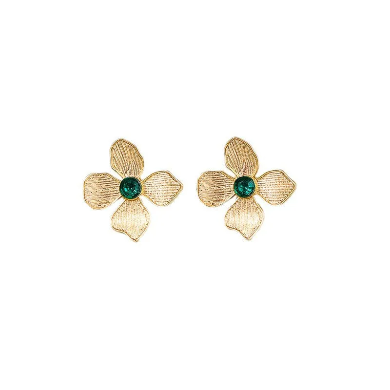 Sweet French Retro Flower Earrings for Stylish Women